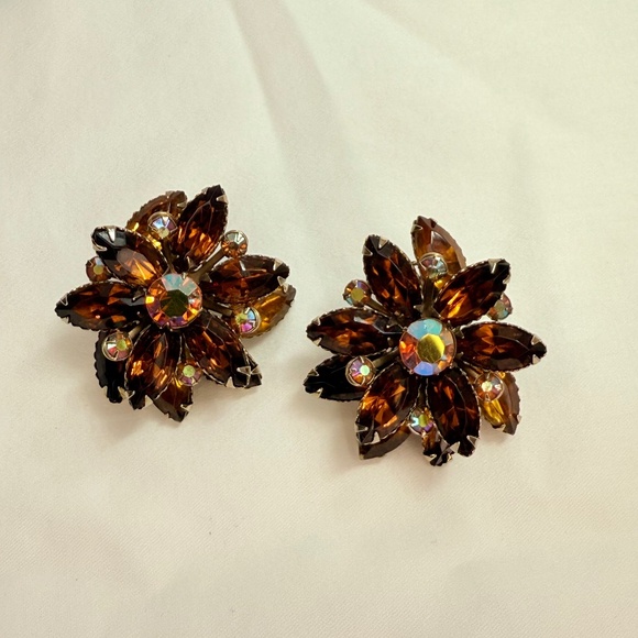 Vintage Rivited Brown Glass and Brown AB Clip Earrings Flower Cluster Design - Picture 3 of 14